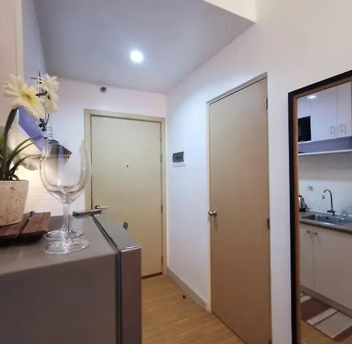 Lot's Pad Nr Bgc Apartment Manila