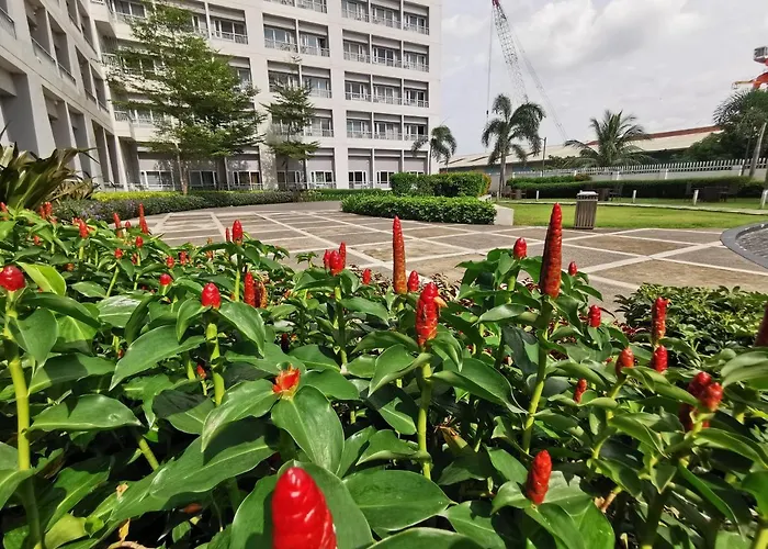 Apartment Lot's Pad Nr Bgc *